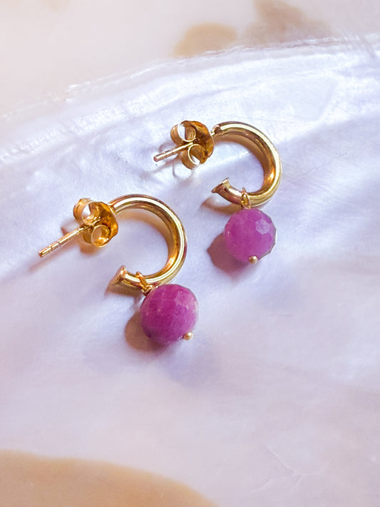 Cassandra – Natural Ruby Drop Hoops  (gold)