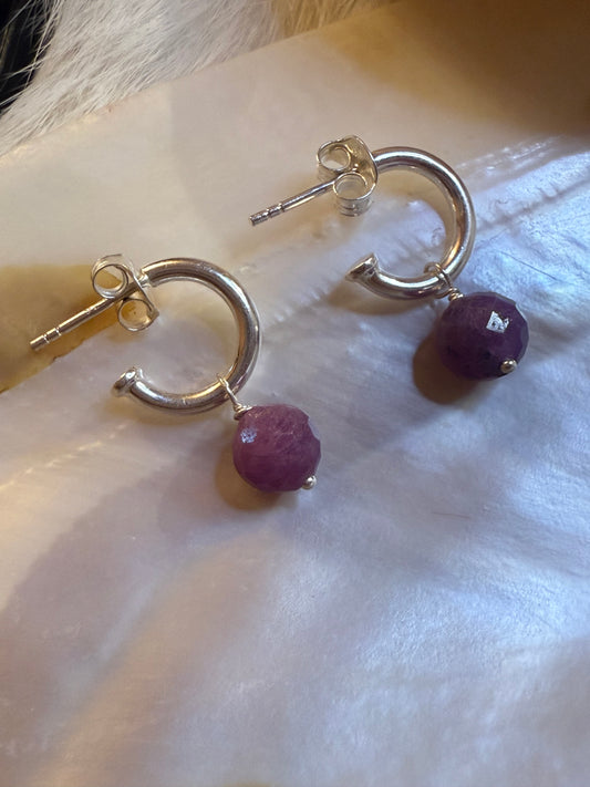 Cassandra – Natural Ruby Drop Hoops (silver)
