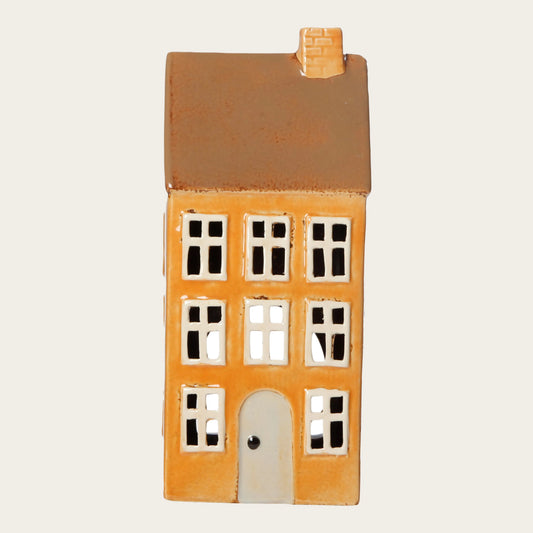 Ceramic house from Det gamle apotek